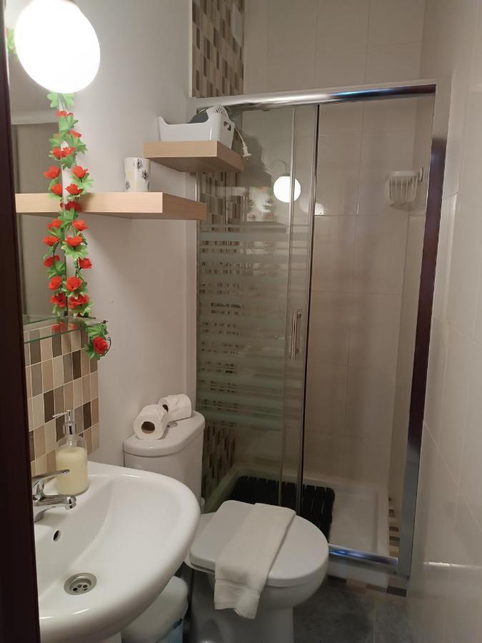 Estudios Santos Малага Екстер'єр фото